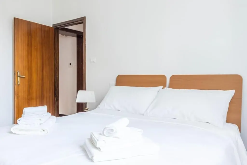Essential Bologna - Ambrogio Host Apartment Italy