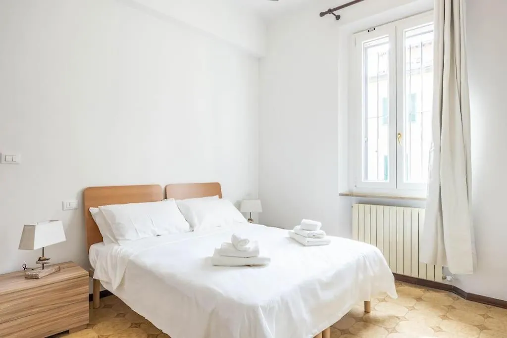 Apartament Essential Bologna - Ambrogio Host 0*,