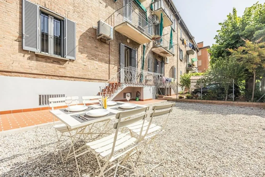 Apartament Essential Bologna - Ambrogio Host 0*,  Włochy